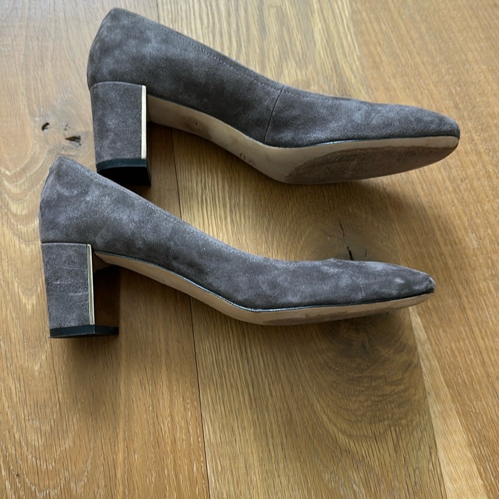 Donald J. Pliner Gray Suede Heels shoes with Block Heel 7.5 N narrow